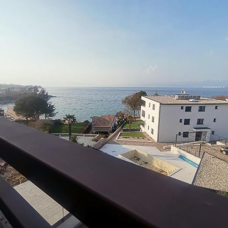 Apartments Petrica Malinska Bagian luar foto