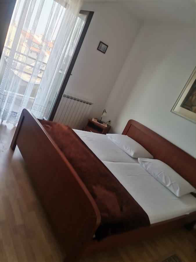Apartments Petrica Malinska Bagian luar foto