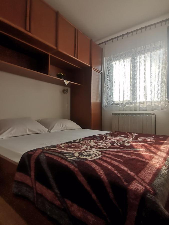 Apartments Petrica Malinska Bagian luar foto